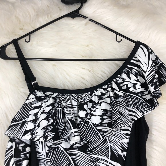 Ladies One Piece Swimsuit Dress w/Attached Panties SZ XL; removable Pads - Picture 3 of 8